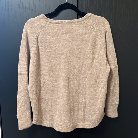 Tan sweater - Picture 5 of 5